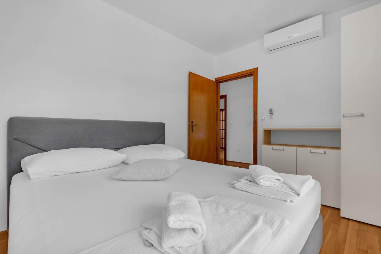 Apartments Marin Brela Luaran gambar