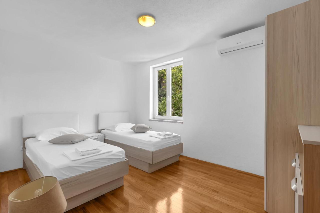 Apartments Marin Brela Luaran gambar