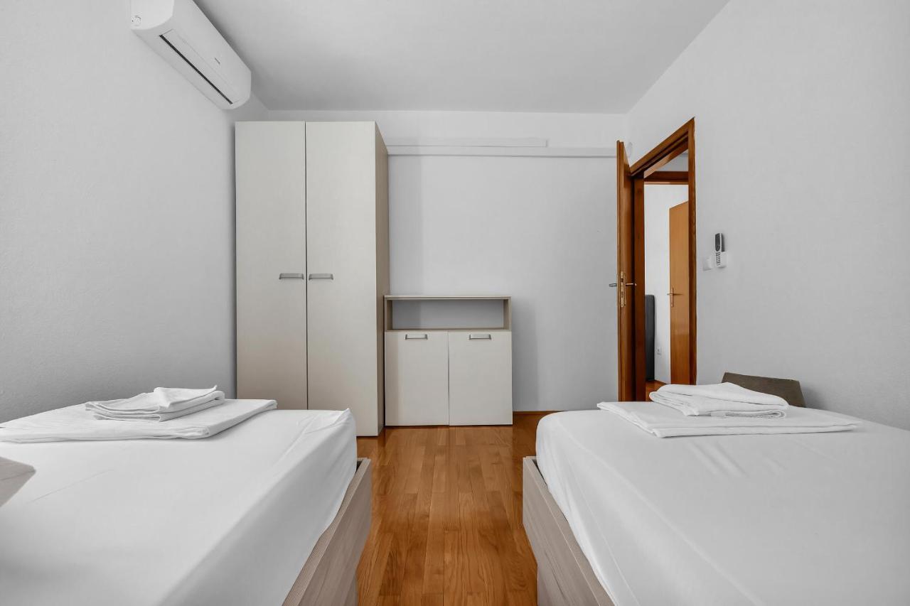 Apartments Marin Brela Luaran gambar