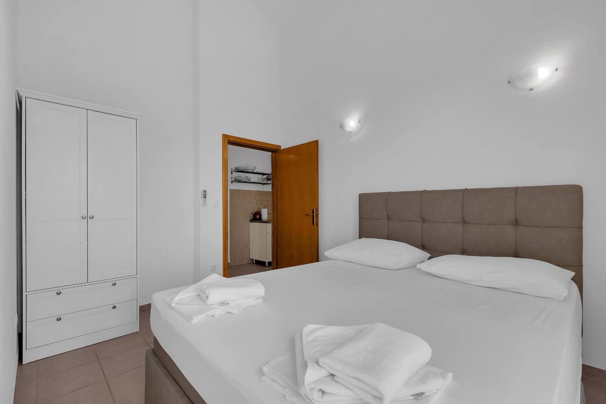 Apartments Marin Brela Bilik gambar