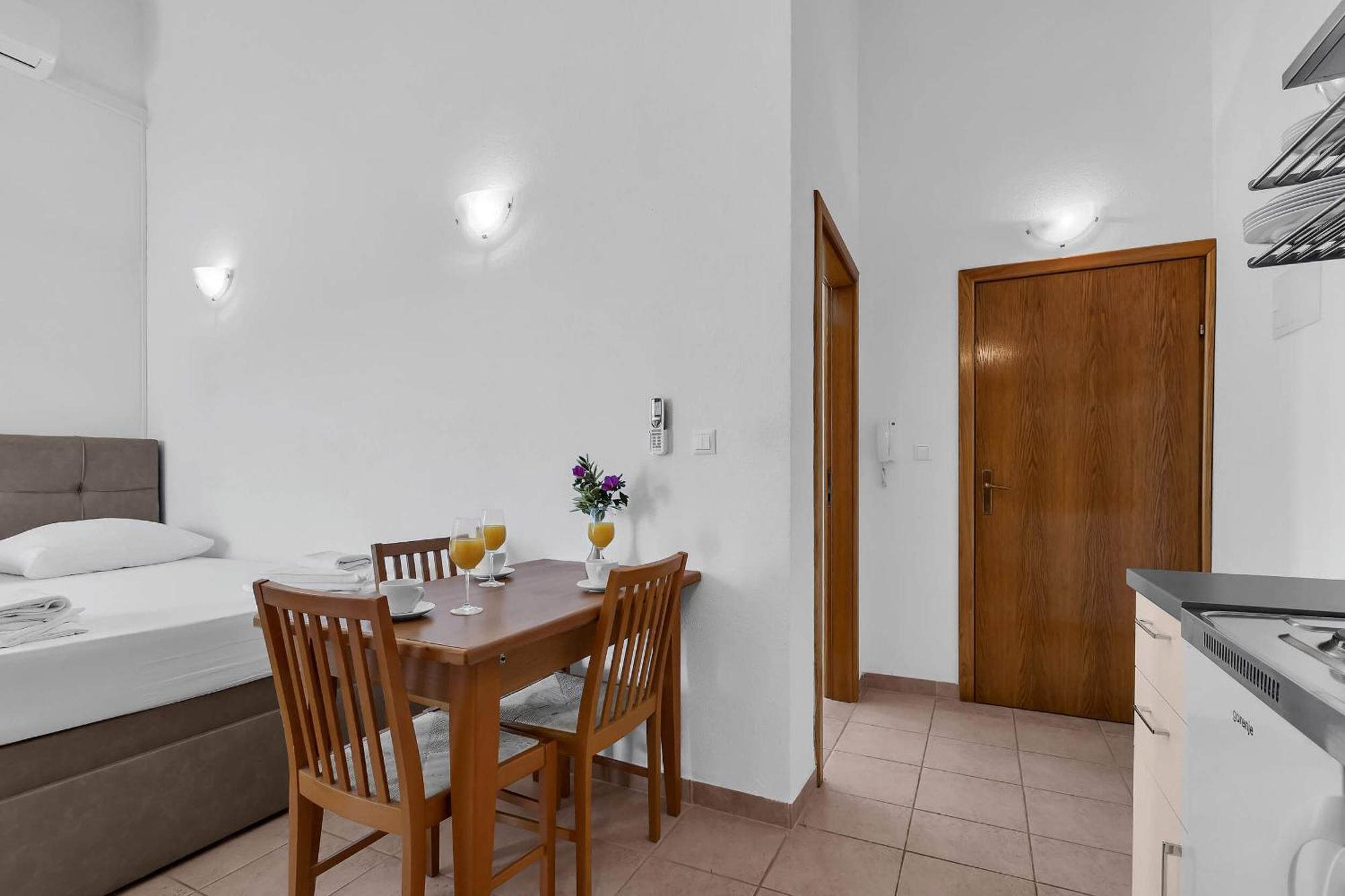 Apartments Marin Brela Luaran gambar